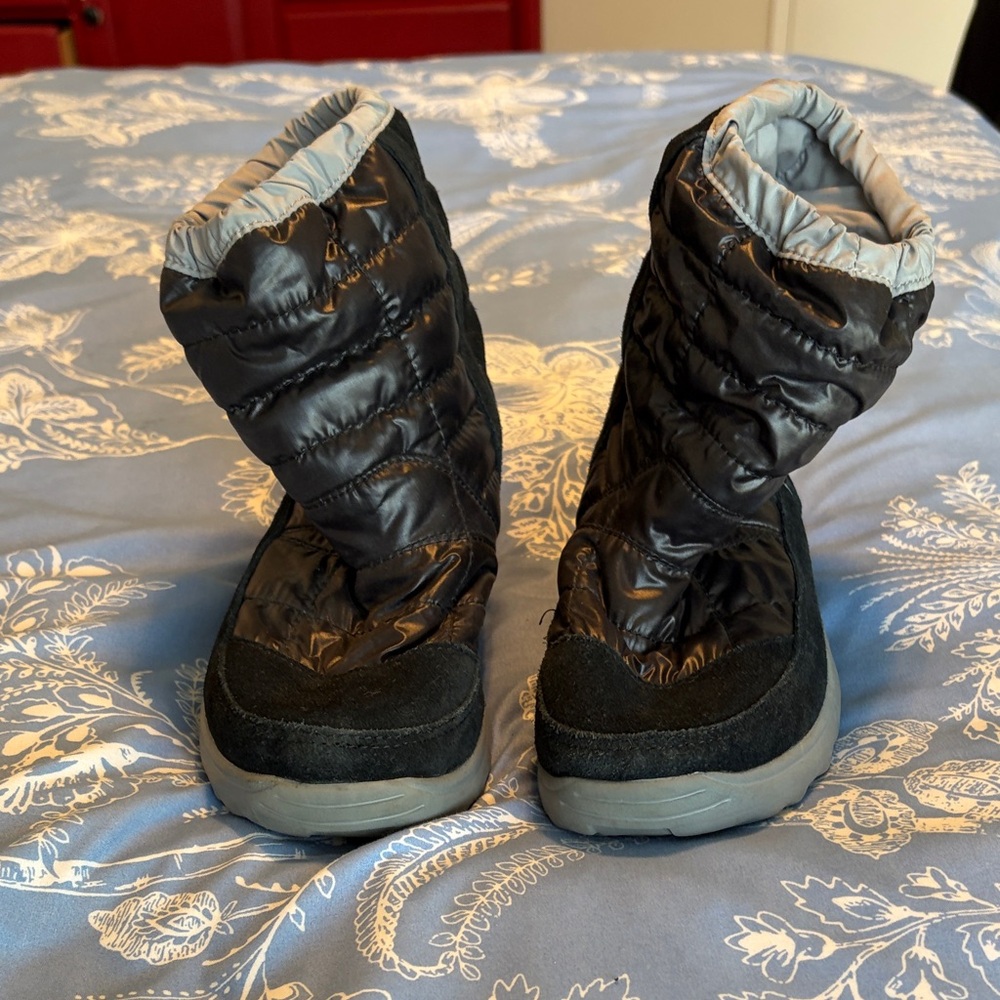 The North Face Black and Gray Kids Snow Boots Size Big Kid 6